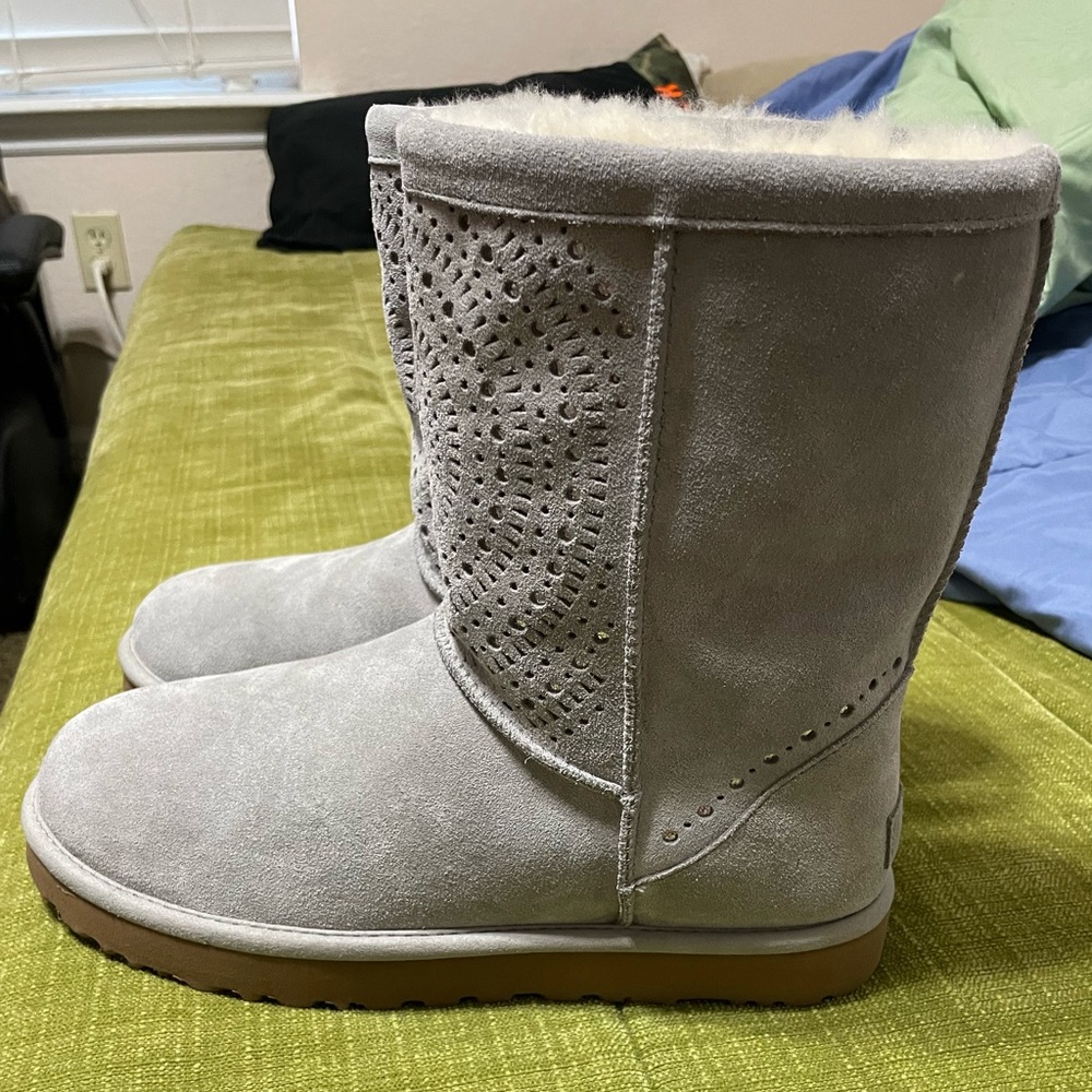 UGG Boots Women’s Classic Short Size 11